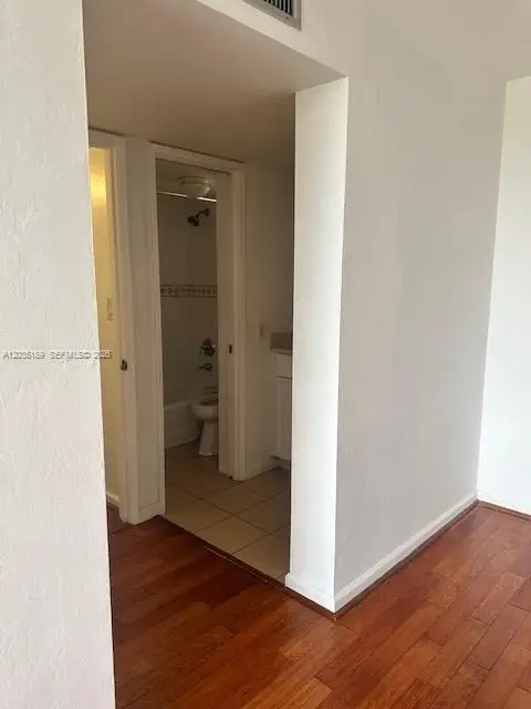870 NW 87th Avenue #302, Miami, FL 33172 - #3