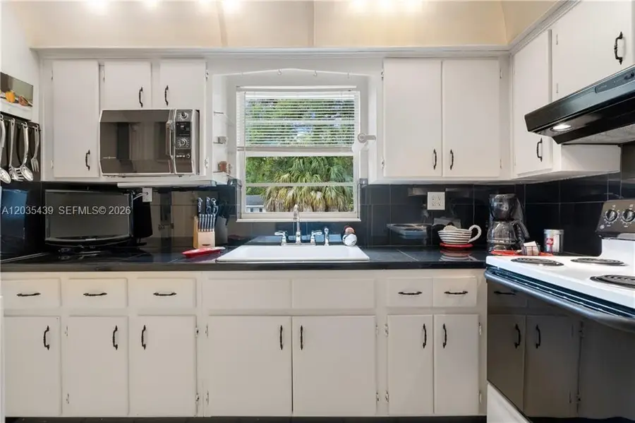 2916 12th Avenue, Vero Beach, FL 32960 - #2