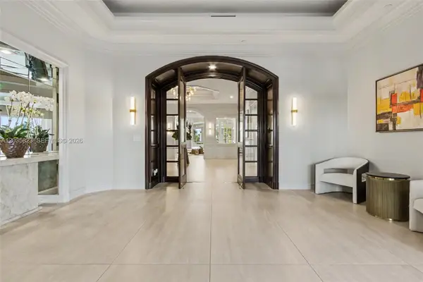 3801 NE 207th Street #TH6, Aventura, FL 33180