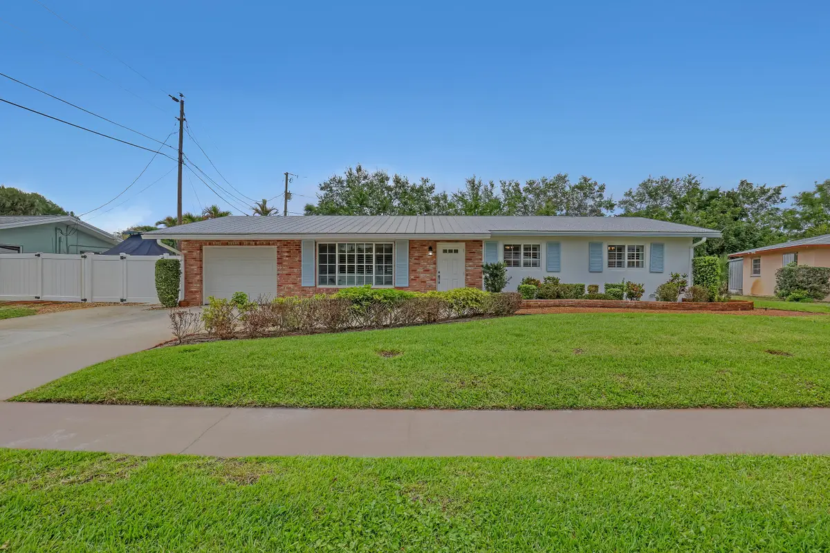 24 Pinetree Circle, Tequesta, FL 33469 - #1