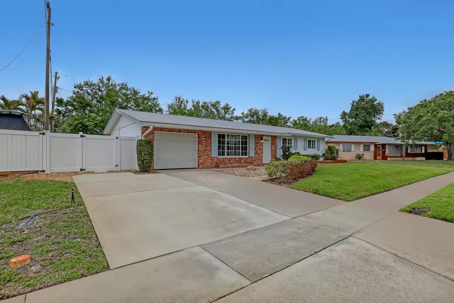 24 Pinetree Circle, Tequesta, FL 33469 - #2