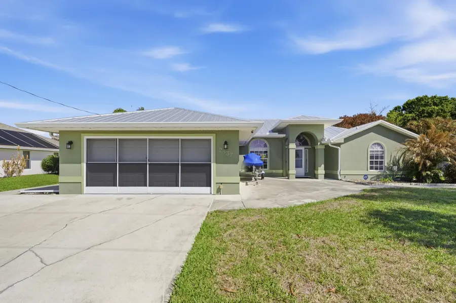 2537 SE Hallahan, Port Saint Lucie, FL 34952 - #2