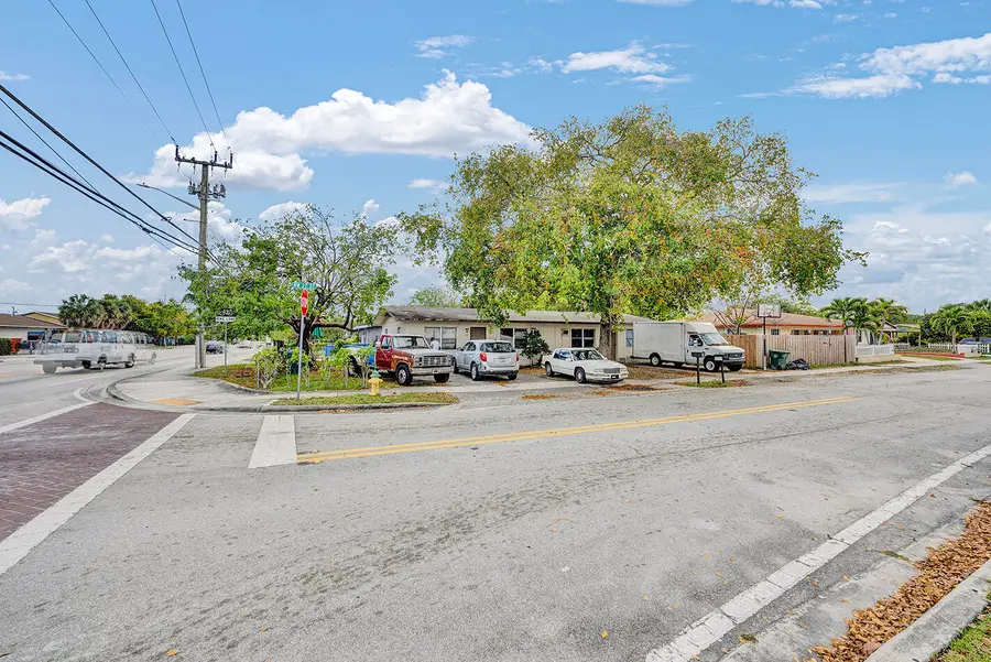 2100 NW 27th Street, Oakland Park, FL 33311 - #3