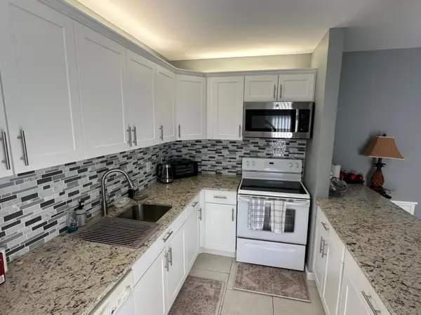 304 Miramar Lane #C4, Palm Beach Gardens, FL 33410