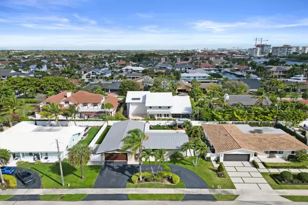 3001 NE 45th, Lighthouse Point, FL 33064