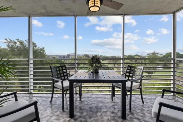 3520 Oaks Way #510, Pompano Beach, FL 33069