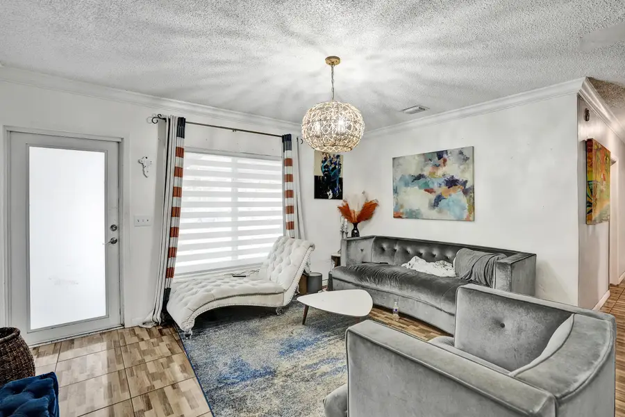 640 NE 160th, Miami, FL 33162 - #2