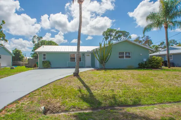 480 SE Evergreen, Port St Lucie, FL 34983