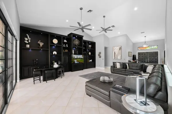 8505 NW 77th Street, Tamarac, FL 33321