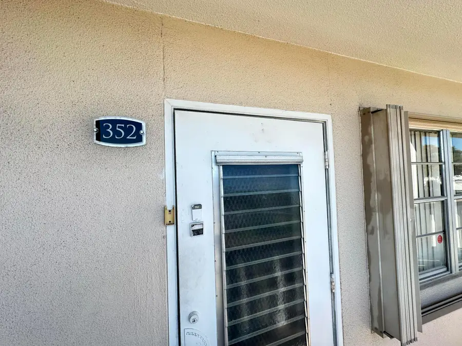352 Southampton C, West Palm Beach, FL 33417 - #3