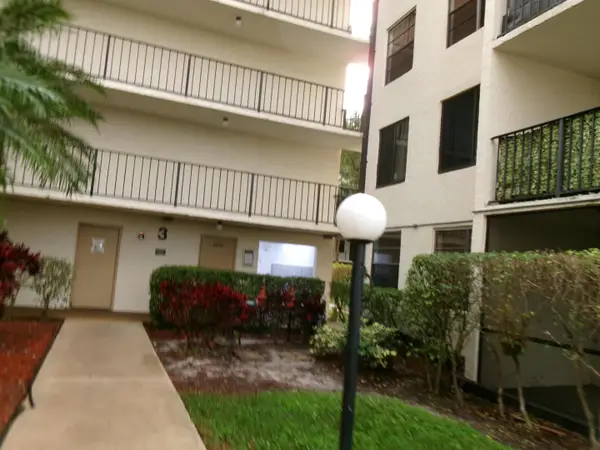 6190 Woodlands #309, Tamarac, FL 33319