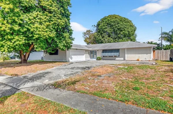 320 Riverdale, Palm Springs, FL 33461