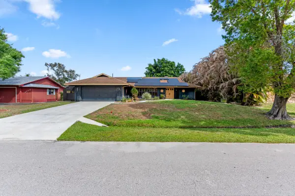 1119 SE Cambridge Drive, Port St Lucie, FL 34952