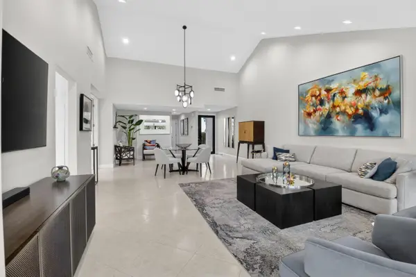 19560 Sawgrass Drive #2203, Boca Raton, FL 33434