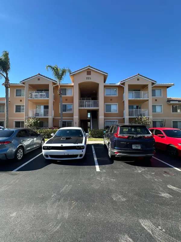 221 SW Palm Drive #305, Port St Lucie, FL 34986