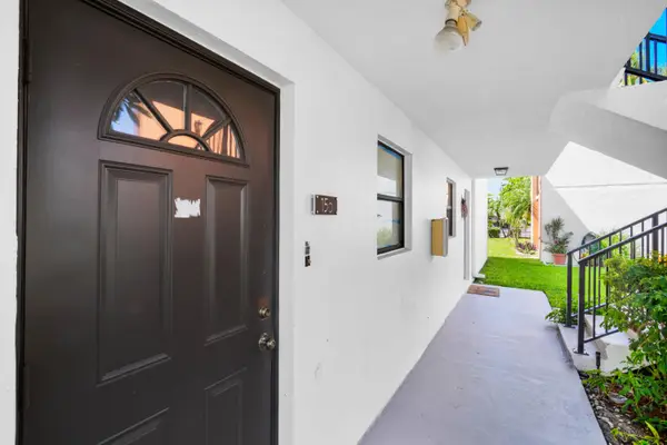 516 Osprey Drive, Delray Beach, FL 33444