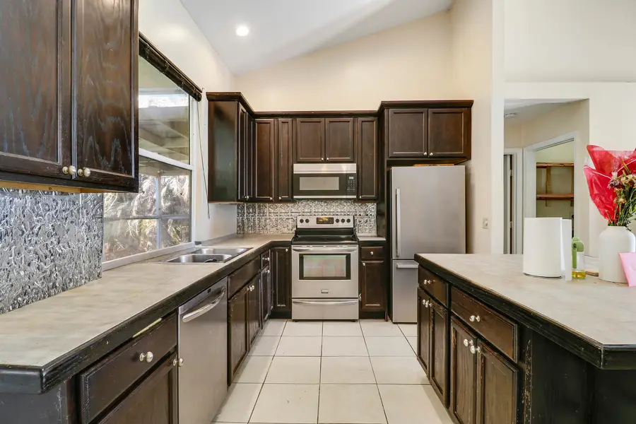 533 NW Avon Avenue, Port Saint Lucie, FL 34983 - #2