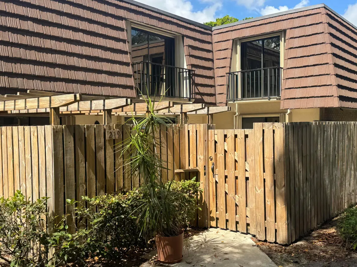219 2nd Lane, Palm Beach Gardens, FL 33418 - #1