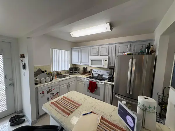 9261 Sunrise Lakes Boulevard, Sunrise, FL 33322