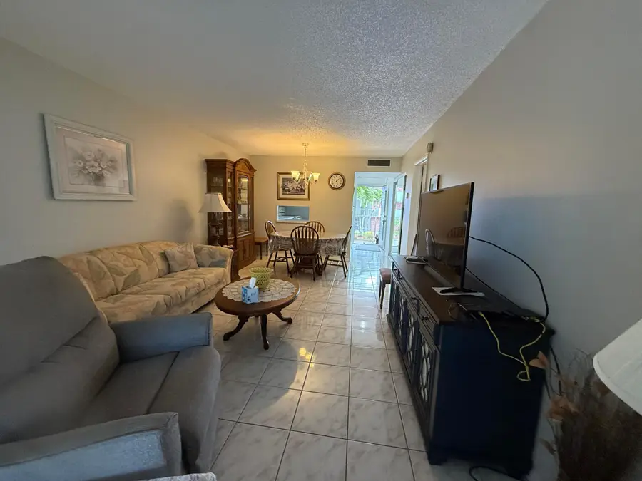 3001 NW 46th Avenue #204, Lauderdale Lakes, FL 33313 - #3