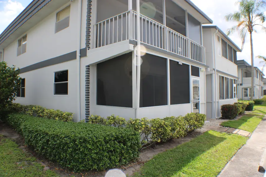 638 Saxony N, Delray Beach, FL 33446 - #3