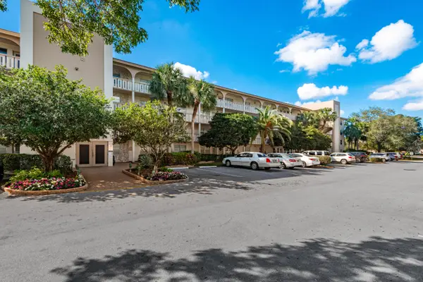 2102 Lucaya Bend #J3, Coconut Creek, FL 33066