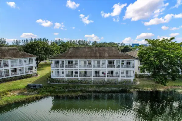 179 Cypress Point Drive #179, Palm Beach Gardens, FL 33418