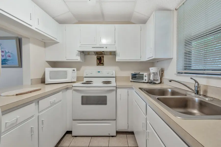 890 N Federal Highway #302, Lantana, FL 33462 - #3