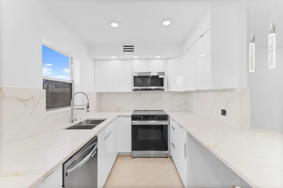 160 Brittany, Delray Beach, FL 33446 - #2