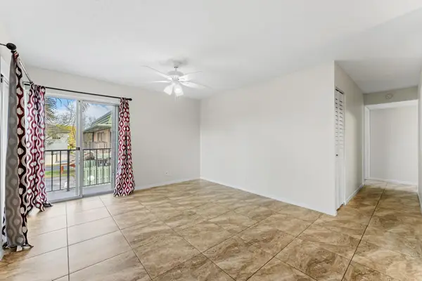 1840 Fairview Villas Drive #3, Palm Springs, FL 33406