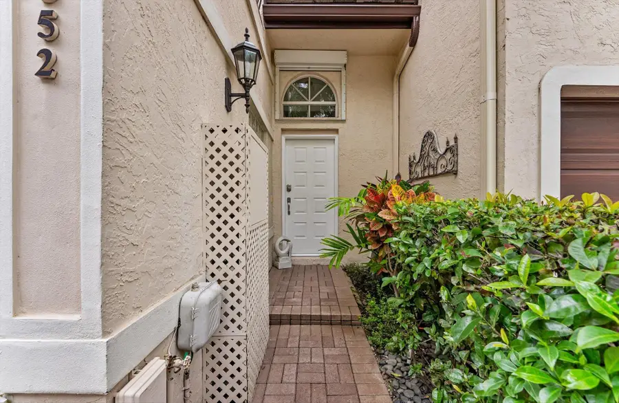 352 NE 7th Avenue, Fort Lauderdale, FL 33301 - #3