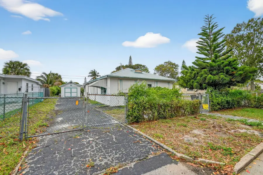 620 58th Street, West Palm Beach, FL 33407 - #2