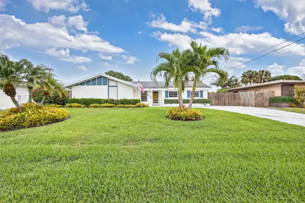 9820 Daisy Avenue, Palm Beach Gardens, FL 33410