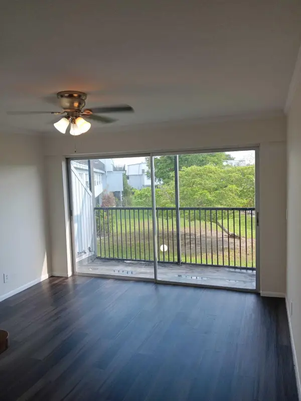 9500 SW 3rd Street #222, Boca Raton, FL 33428