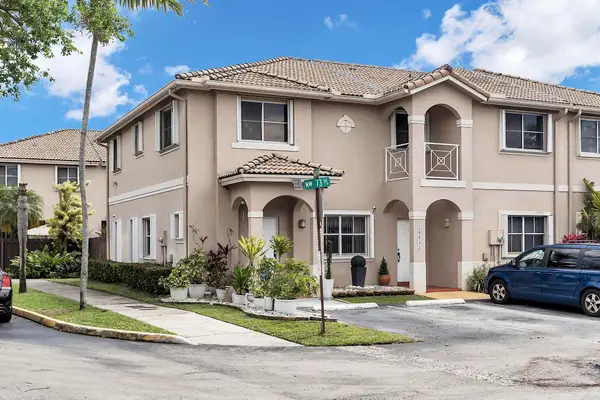 16637 NW 73rd Place, Miami Lakes, FL 33014