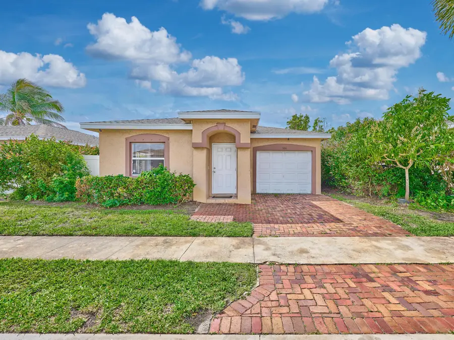 556 E Ridge Cir Circle N, Boynton Beach, FL 33435 - #3