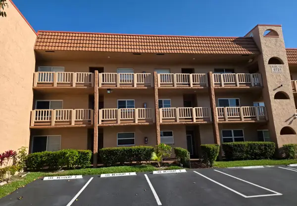 9721 Sunrise Lakes Boulevard #202, Sunrise, FL 33322