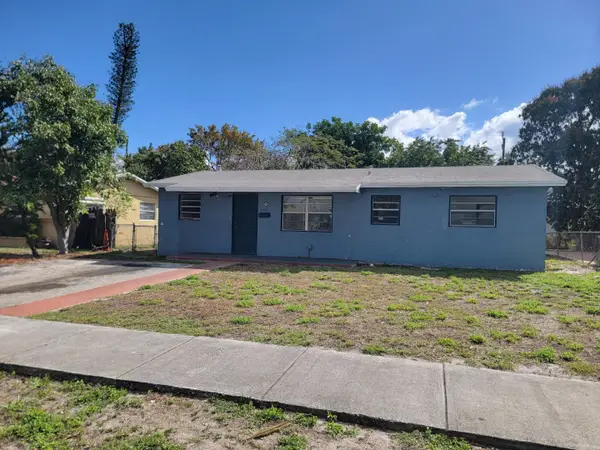 5320 NE 9th Avenue, Deerfield Beach, FL 33064