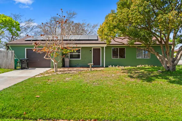 432 SE Whitmore Drive, Port St Lucie, FL 34984