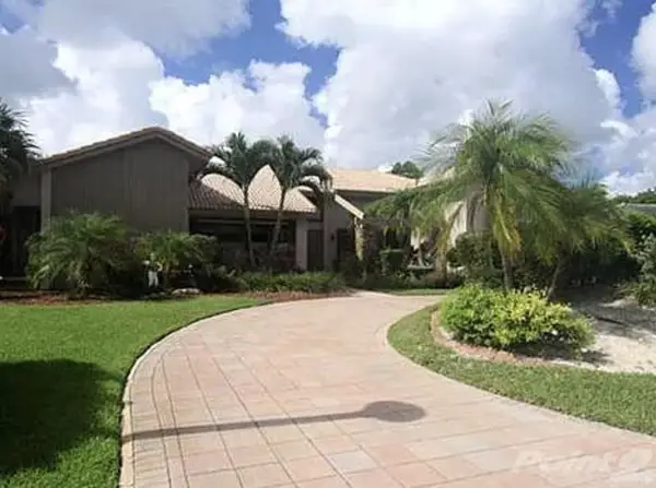 9420 Sea Turtle Lane, Plantation, FL 33324