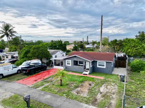 2743 Kentucky Street, West Palm Beach, FL 33406