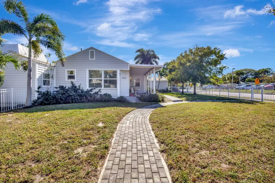 736 Rockland Drive, West Palm Beach, FL 33405 - #3