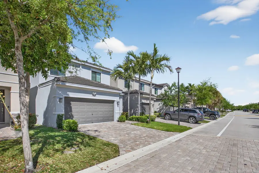 325 NW 33rd Lane, Pompano Beach, FL 33069 - #3