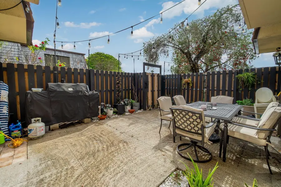 393 Lake Arbor Drive, Palm Springs, FL 33461 - #3