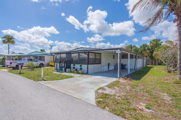 2520 SE Penny Lane, Stuart, FL 34994