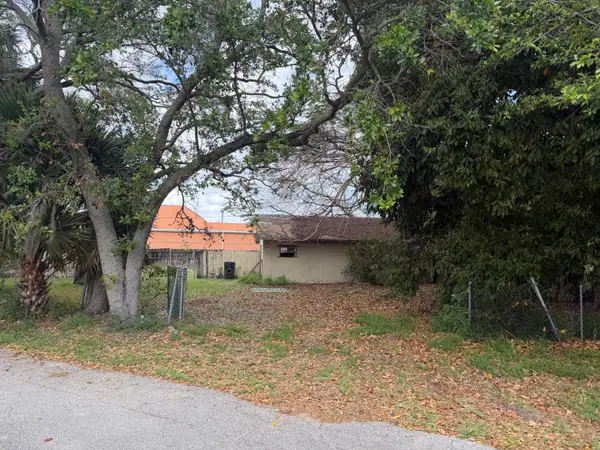 1625 Glen Road, Glen Ridge, FL 33406
