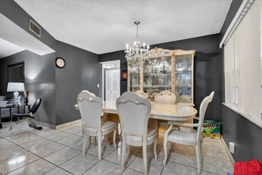 3990 NW 42nd Avenue #Apt 304, Lauderdale Lakes, FL 33319 - #2