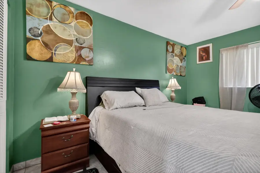 3990 NW 42nd Avenue #Apt 304, Lauderdale Lakes, FL 33319 - #3