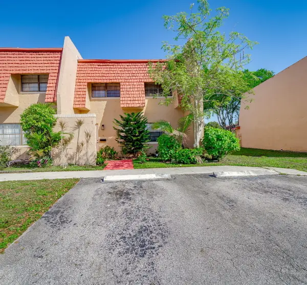 7 Ann Lee Lane, Tamarac, FL 33319