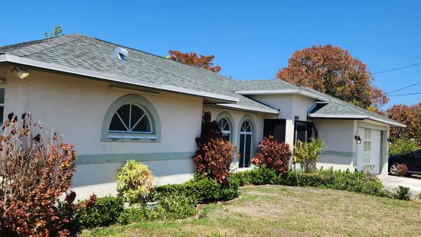 8403 SE Pettway Street, Hobe Sound, FL 33455